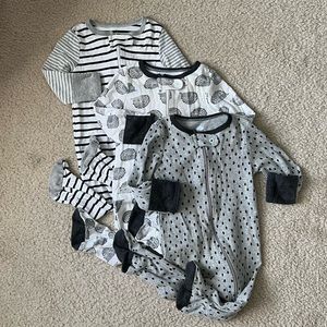 Cloud Island sleeper set, zip up, fold over mittens. 3-6 months.